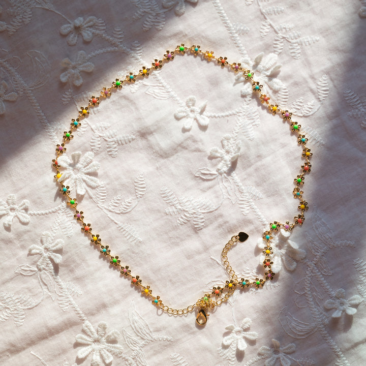 Heart and colorful daisy necklace set