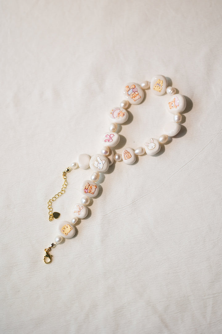 Charming bear & pearl clay choker necklace